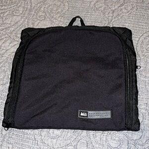 REI  233 Sundry Personal Items Travel Pouch Bag